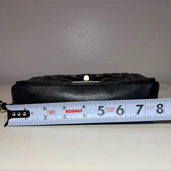 AUTHENTIC Mario Valentino Black Quilted Mini Bag with Gold Chain - Picture 2 of 8